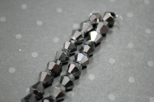 Бусины стеклянные граненые 22 шт на нити №34 серебристый металлик